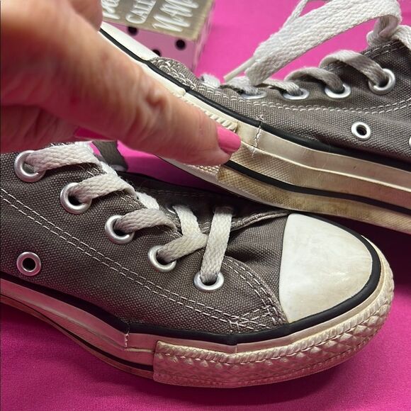 Converse Gray Low Top Unisex Sneakers M6 W8 - Picture 8 of 8